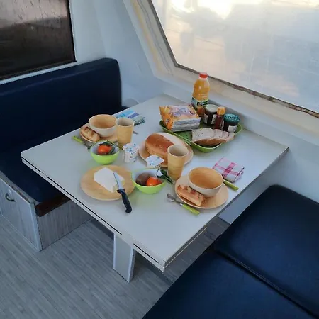 船屋 Bateau L'eilif *