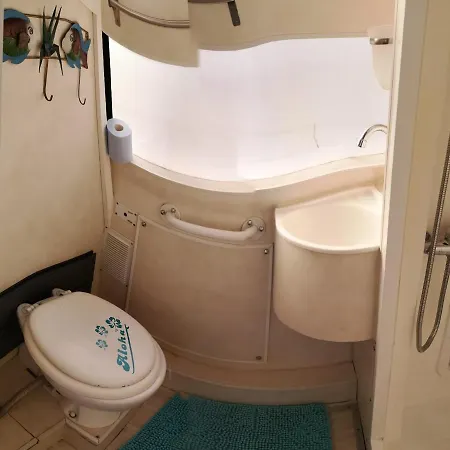 船屋 Bateau L'eilif *