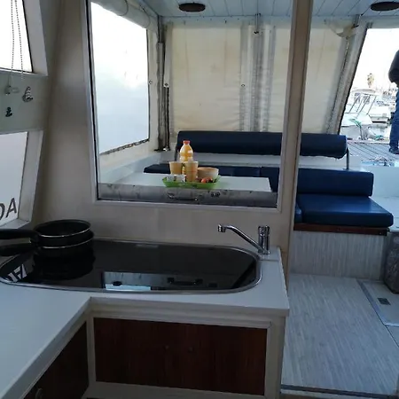 船屋 Bateau L'eilif