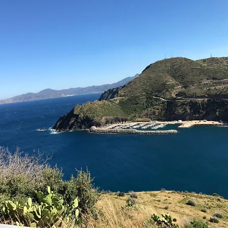 Bateau L'eilif 船屋 卡内