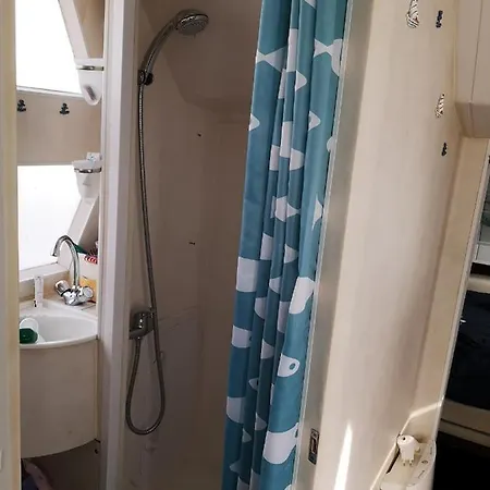 船屋 Bateau L'eilif