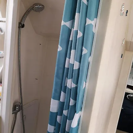 Bateau L'eilif 船屋 卡内