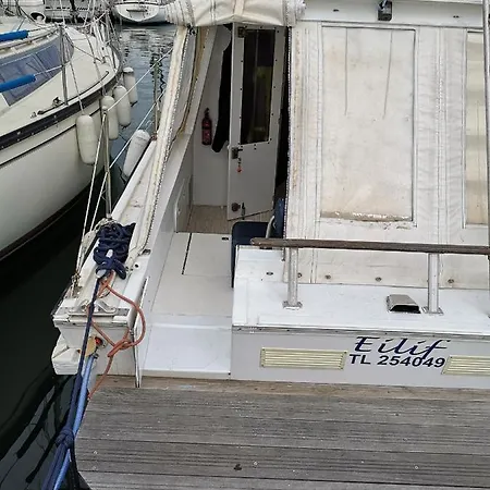 船屋 Bateau L'eilif *